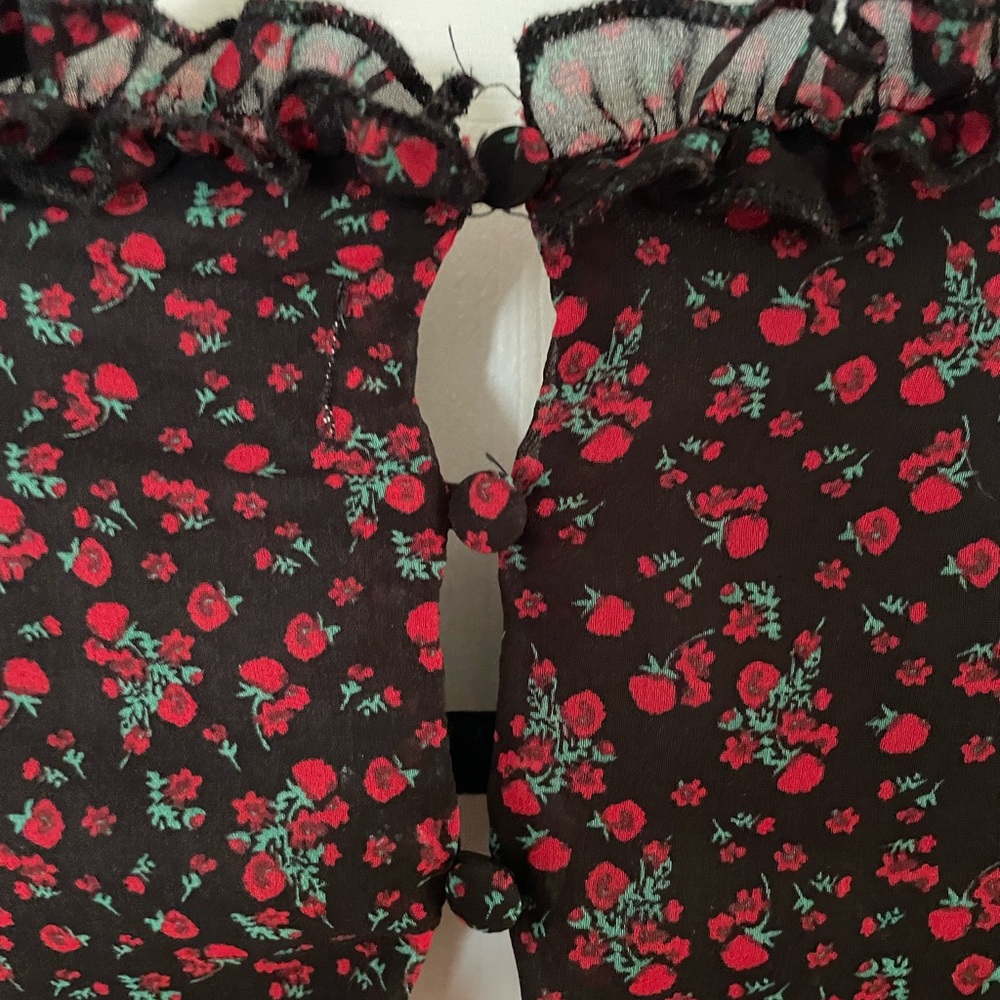 Altar'd State Black Long-Sleeve Open Back Floral Dress with Red Rose Print - Picture 4 of 5